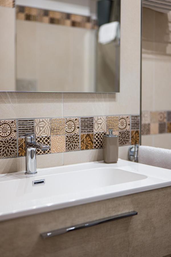 סנטו סטפאנו די קמאסטרה A Due Passi - Guest House מראה חיצוני תמונה