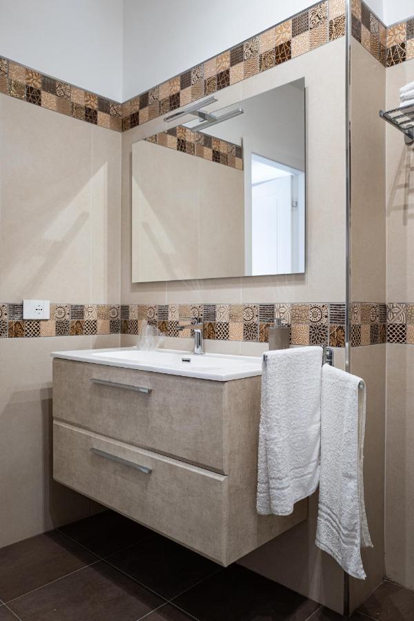 סנטו סטפאנו די קמאסטרה A Due Passi - Guest House מראה חיצוני תמונה